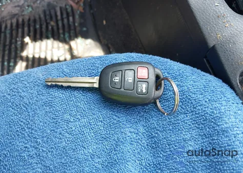 2015 Toyota Corolla Le z USA, uszkodzony, nr VIN 2T1BURHE1FC365495